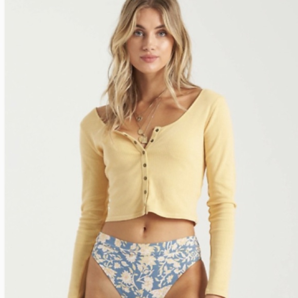 NWOT Billabong Long Sleeve Crop Top